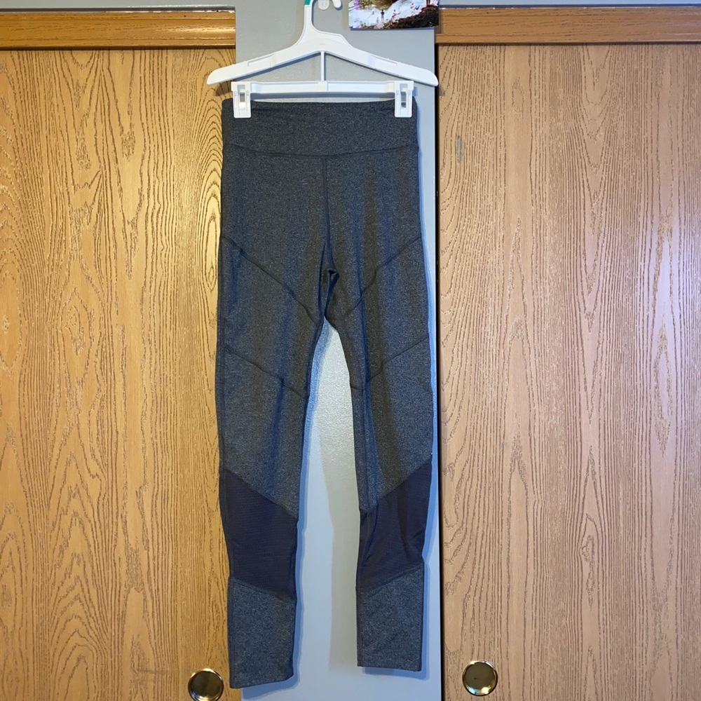 gray leggings